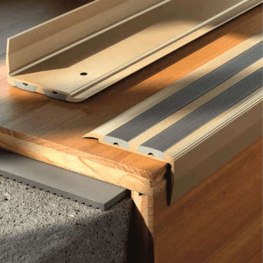 SA11 40x20mm Heavy Duty Non-Slip Aluminium Stair Nosing Trim with Rubber Insert – External Use